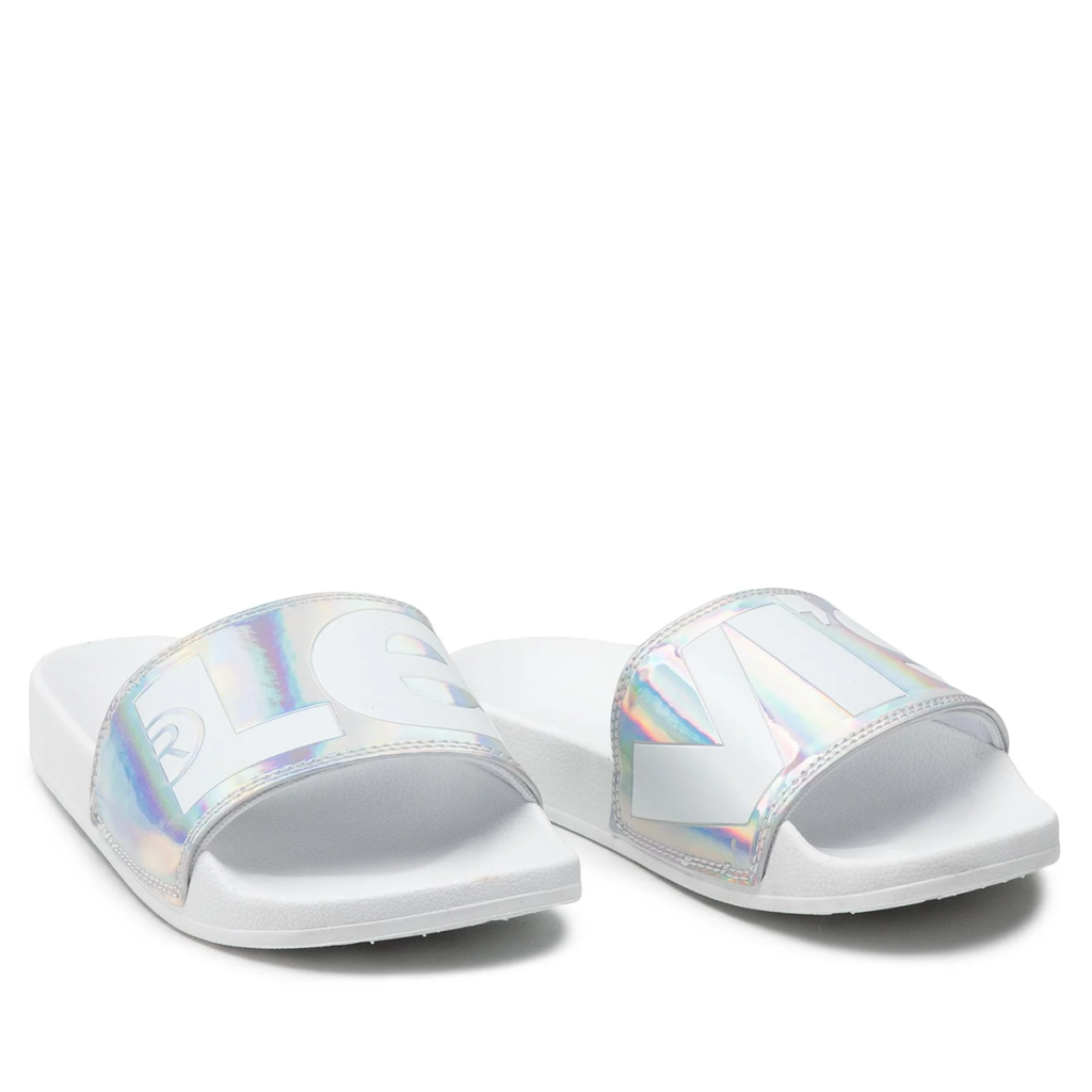 levi’s-gynaikeies-sagionares-asimi-231570 (4)