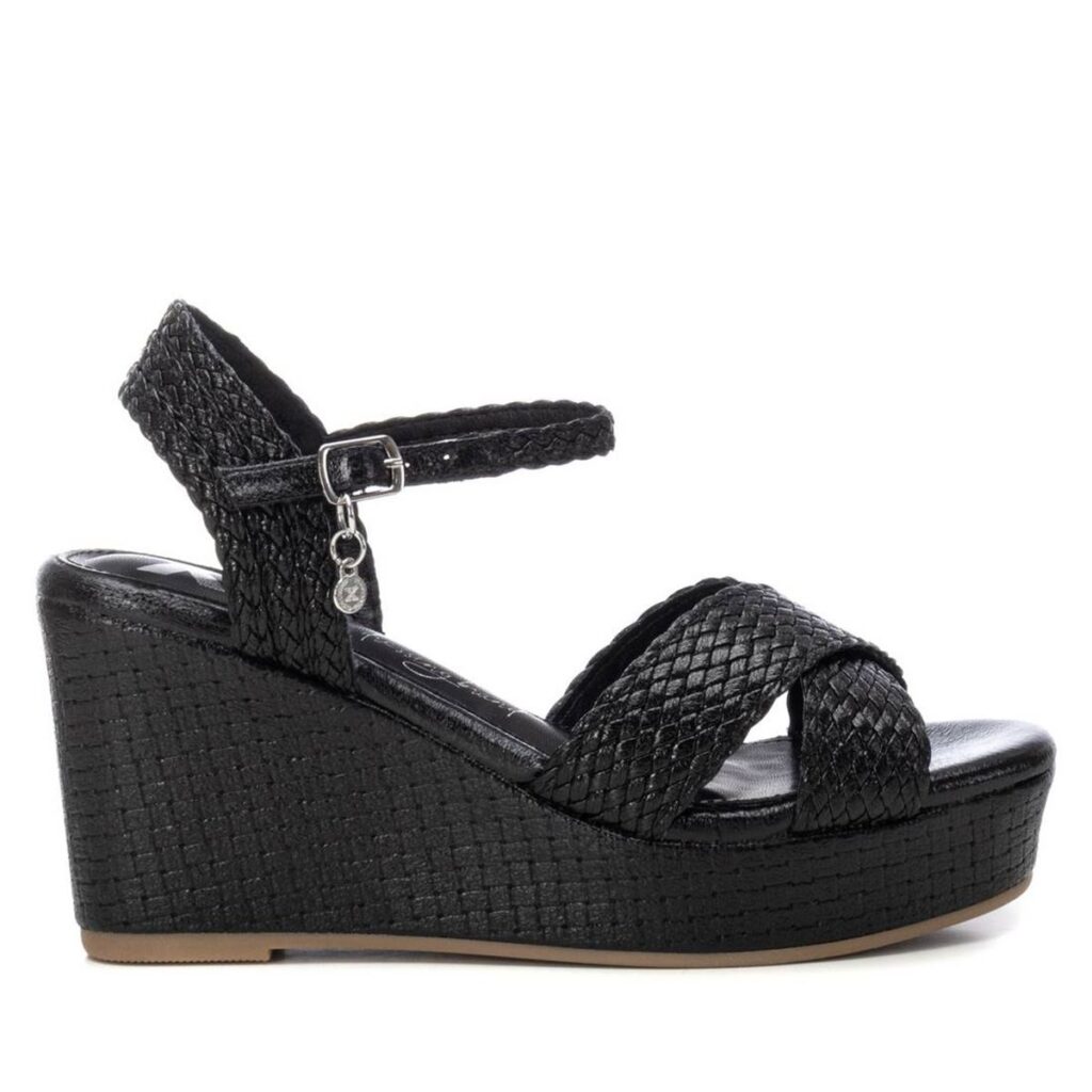 xti-gynaikeia-platforma-mayro-144057 (1)